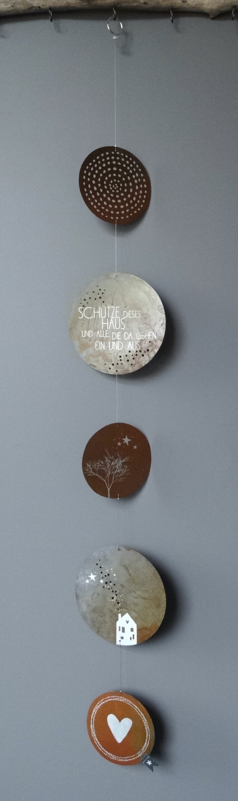 deko, dekoration, kette, traumzeit, traumzeitkette, rost, rostig, modern, modisch, minimalistisch, schenken, besonder,s geschenk, pusteblume, blüte, blume, glüvk, schutz, tür, türdeko, türschild, haus, neue,s einzug, umzug, hausbau, haus, bauen, shop, onlineshop, regional, kaufen, bestellen, onlineshop, eferding, linz, wels