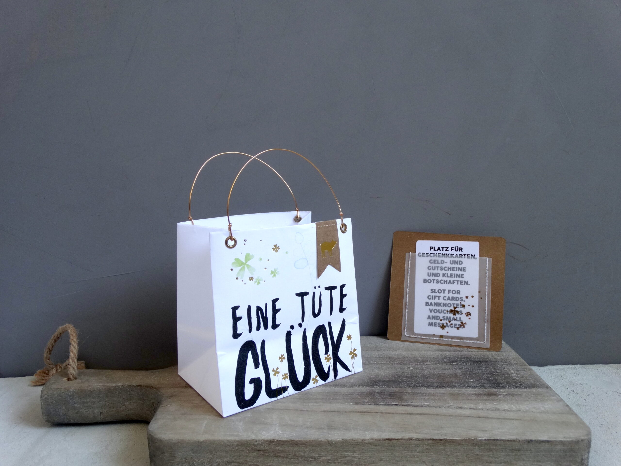 Tüte, geschenk, schenken, geld, geldgeschenk, kreativ, geburtstag, wunsch, wunscherfüller, wünsche, einkaufen, kaufen, bestellen, online, onlineshop, liebevoll, mit, liebe, worte, druck, gold, besonders, geburtstagsgeschenk, eferding, oberösterreich, linz, wels, laden, geschäft, shop, shoppen, kreativ, pusteblume, glück, sackerl, verpackung, verpacken, einpacken, hochzeit, freundin,