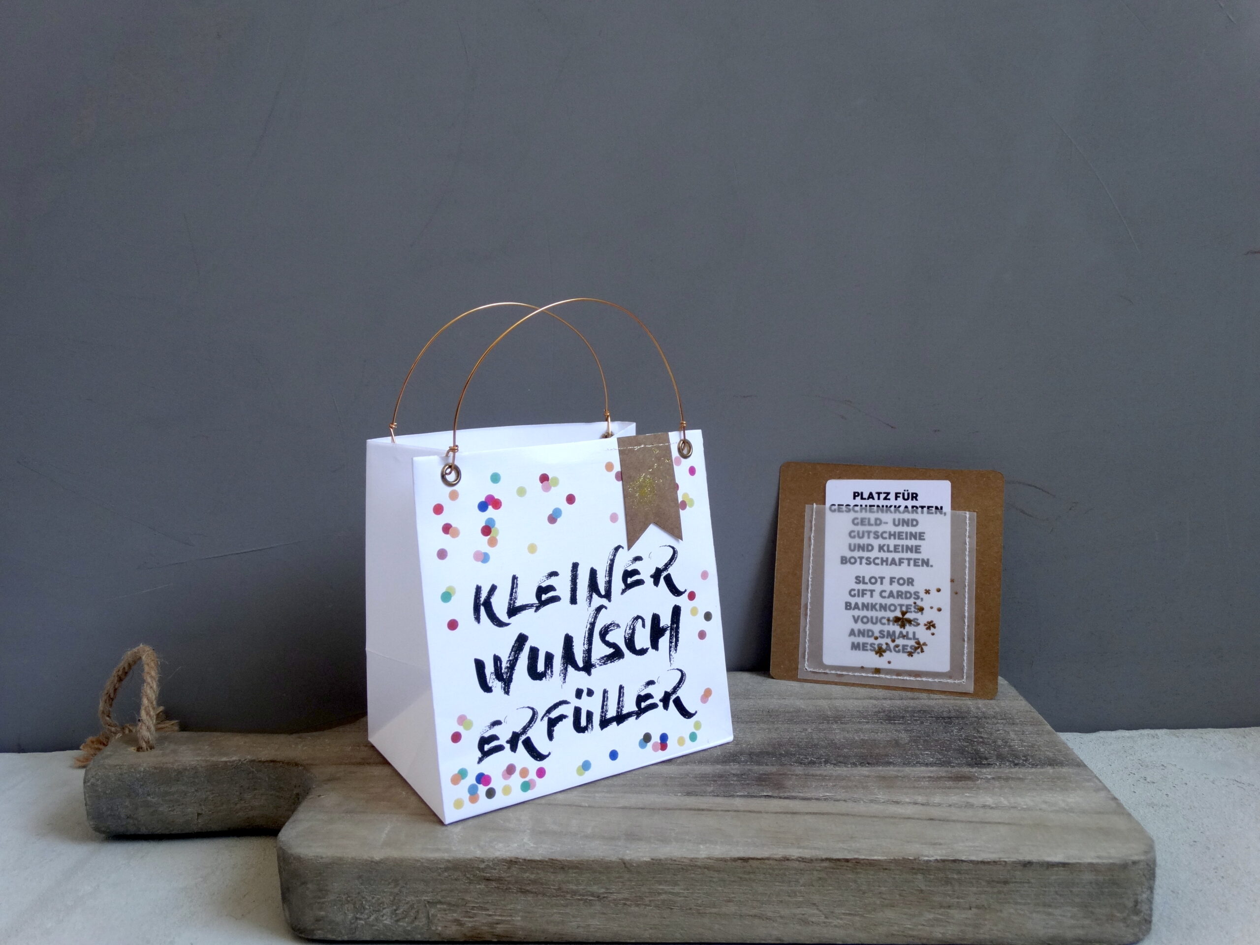 Tüte, geschenk, schenken, geld, geldgeschenk, kreativ, geburtstag, wunsch, wunscherfüller, wünsche, einkaufen, kaufen, bestellen, online, onlineshop, liebevoll, mit, liebe, worte, druck, gold, besonders, geburtstagsgeschenk, eferding, oberösterreich, linz, wels, laden, geschäft, shop, shoppen, kreativ, pusteblume, glück, sackerl, verpackung, verpacken, einpacken, hochzeit, freundin,