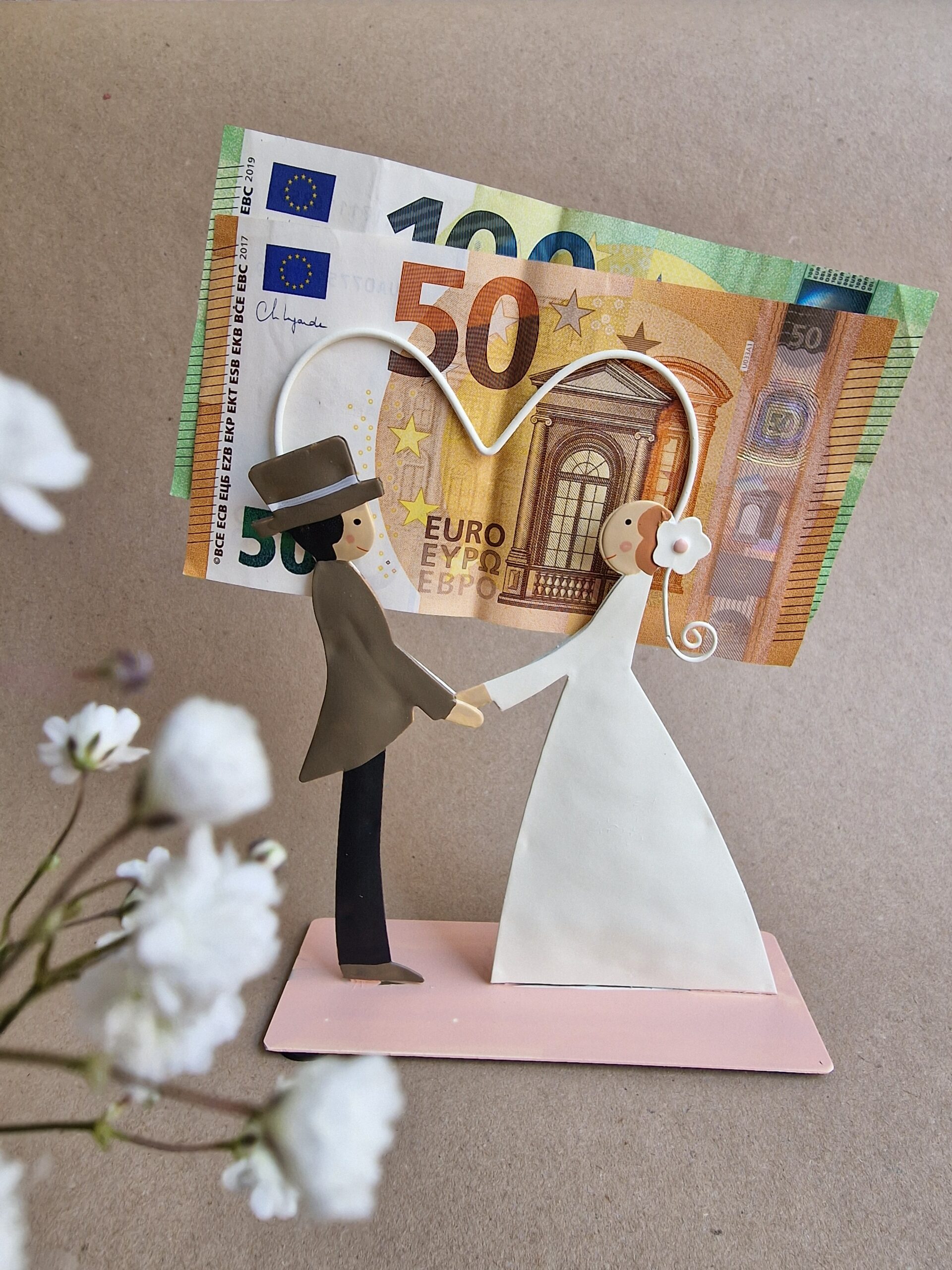 Hochzeitsdeko, Metalldeko Hochzeit, Geldgeschenk Hochzeit, Geschenk zur Hochzeit, Hochzeitsgeschenk, Deko Hochzeit, Hochzeitsdeko Metall, Geldgeschenk Idee, personalisierte Hochzeitsdeko, Hochzeitsdeko modern, Brautpaar Geschenk, Hochzeitsgeschenk Idee, Geldgeschenk kreativ, Hochzeitsgeschenk individuell, elegante Hochzeitsdeko, Tischdeko Hochzeit, Hochzeitsdeko rustikal, Geschenk zur Trauung, Metall Geschenk Hochzeit, Hochzeit Deko Vintage, Geldgeschenk Verpackung, Hochzeitsgeschenk originell, Metallkunst Hochzeit, Hochzeitsdeko mit Namen, personalisierte Geschenkidee, Hochzeitsgeschenk DIY, Deko für Brautpaar, Hochzeit Accessoires, romantische Hochzeitsdeko, Geldgeschenk Verpackung Hochzeit. braut, paar, brautpaar, bräutigam, geld, schenken, geldgeschnek, heirat, hochzeit, liebe, love, einkaufen, eferding, österreich, bestellen, online, onlineshop, kaufen, einkaufen, in, meiner, nähe