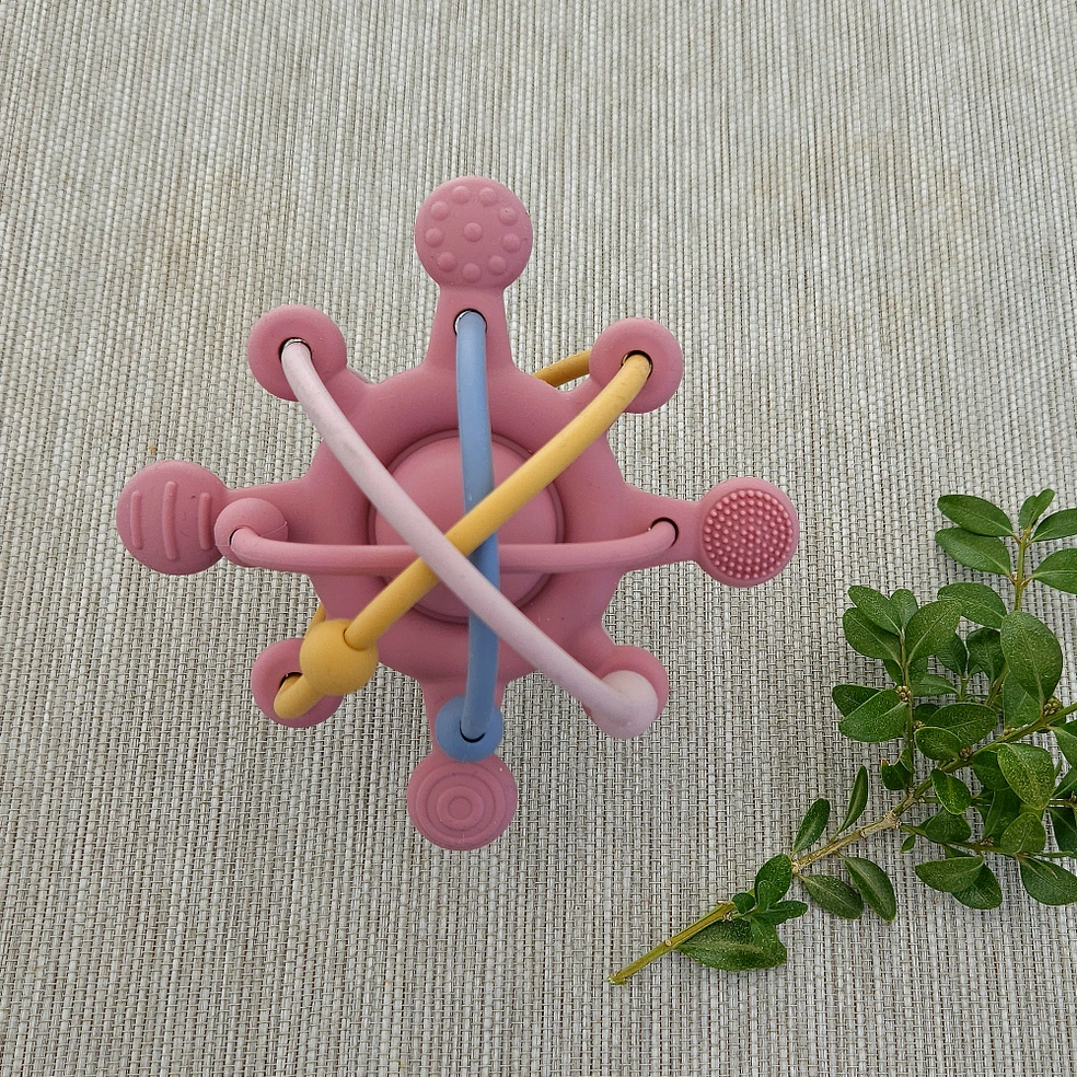spielzeug, baby, geburt, geschenk, schenken, neugeboren, geburt, babygeschenk, ball, greifling, greifen, beißen, beißring, zahn, zahnen, zähne, zahnungshilfe, sensorik, kinsternd, spielen, spaß, sinne, sinnes, spielzeug, erstes, spiel, geschenke, geburtsgeschenk, weisad, mama, mutt,er schwanger, schwangerschaft, mitbringsel, mitbringen, raschel, raschelnd, raschelt, eferding, kaufen, einkaufen, online, bestellen, linz, wels, shop, geschäft, laden, kaufen, vor, ort, region, regional, in, meiner, nähe, plus, max, center, scw, onlineshop,