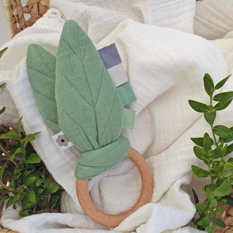 spielzeug, baby, geburt, geschenk, schenken, neugeboren, geburt, babygeschenk, knister, knistertuch, sensorik, kinsternd, spielen, spaß, sinne, sinnes, spielzeug, erstes, spiel, geschenke, geburtsgeschenk, weisad, mama, mutt,er schwanger, schwangerschaft, mitbringsel, mitbringen, raschel, raschelnd, raschelt, eferding, kaufen, einkaufen, online, bestellen, linz, wels, shop, geschäft, laden, kaufen, vor, ort, region, regional, in, meiner, nähe, plus, max, center, scw, onlineshop,