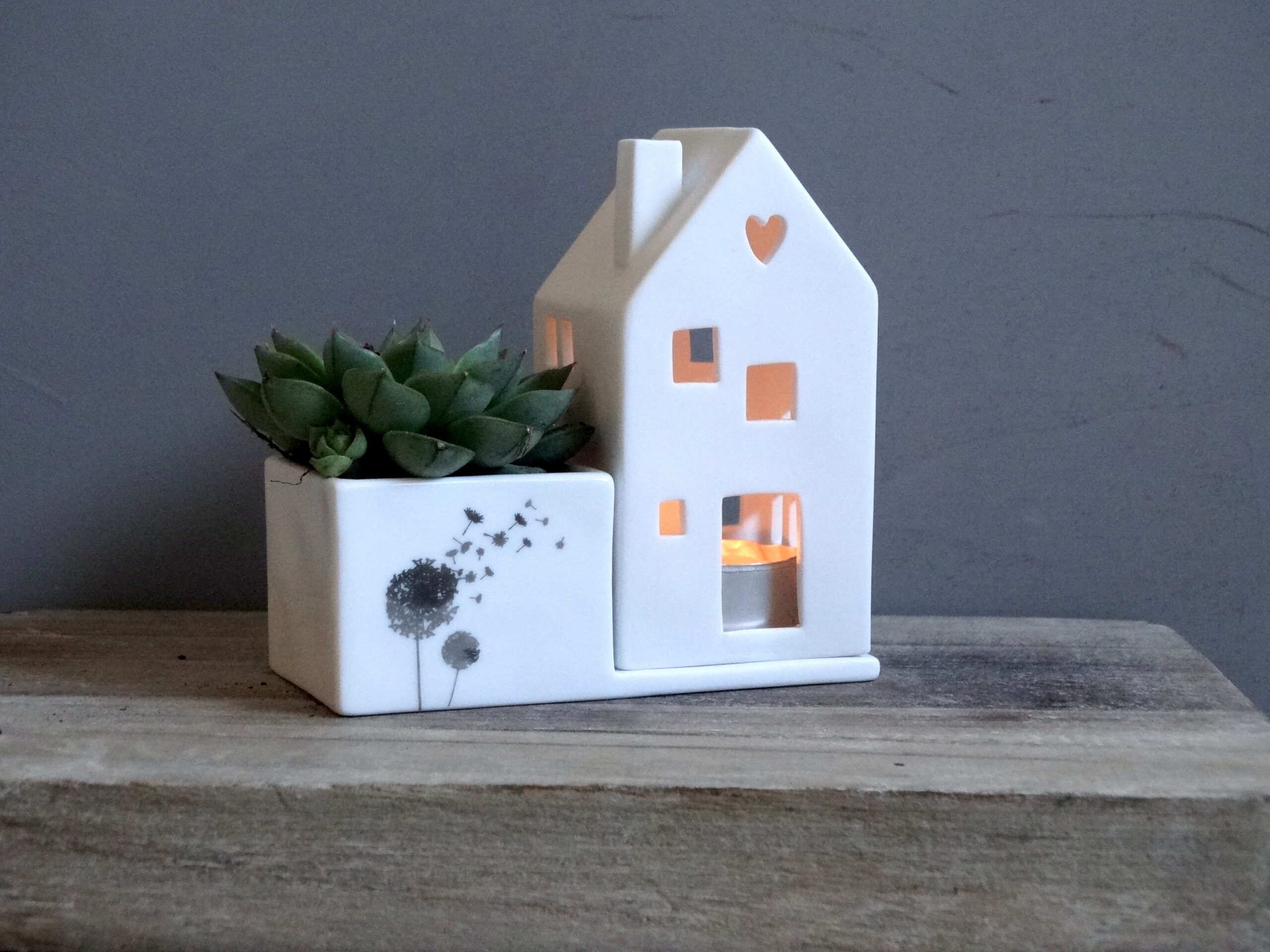 Keramik, blume, blumentraum, blumenretter, vase, vasen, väschen, deko, dekorativ, keramikdeko, frosch, gold, glanz, blumenvase, blumenretter, blumenliebe, garten, gartenliebe, dekorativ, good, old, friends, frosch, froschkönig, krone, krönchen, geschenk, schenken, geschenksidee, eferding, einkaufen, kaufen, shoppen, shop, geschäft, laden, online, bestellen, schnell, regional, in, meiner, nähe, garte, haus, hausgarten, häuschen. häiser, kerze, teelicht, blumentopf