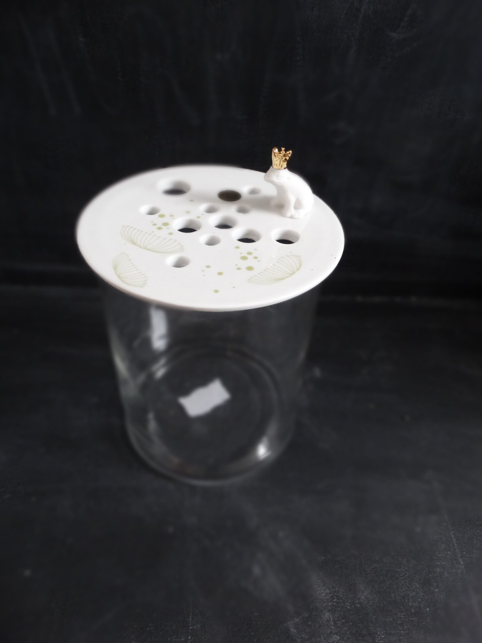 Keramik, blume, blumentraum, blumenretter, vase, vasen, väschen, deko, dekorativ, keramikdeko, frosch, gold, glanz, blumenvase, blumenretter, blumenliebe, garten, gartenliebe, dekorativ, good, old, friends, frosch, froschkönig, krone, krönchen, geschenk, schenken, geschenksidee, eferding, einkaufen, kaufen, shoppen, shop, geschäft, laden, online, bestellen, schnell, regional, in, meiner, nähe