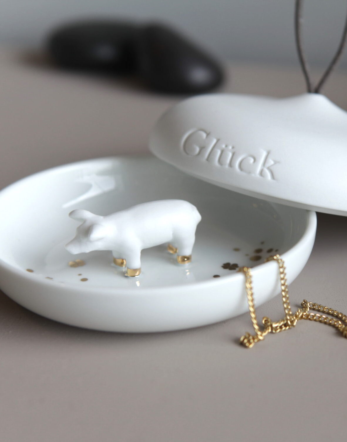 Dose, Schatz, Schatzdose, keramik, schale, schälchen, keramikdose, schmuck, ring, kette, aufbewahren, aufbewahrung, schenken, geschenk, besonders, mit, lk´iebe, liebevoll, eferding, einkaufen, laden, geschäft, geburtstag, besonders, einkaufen, kaufen, geschäft, laden, online, onlineshop, bestellen, linz, wels, plus, city, mühlviertel, feldkirchen, rohrbach, freundin, mama, ehe, ehefrau, heirat, hochzeit, kind