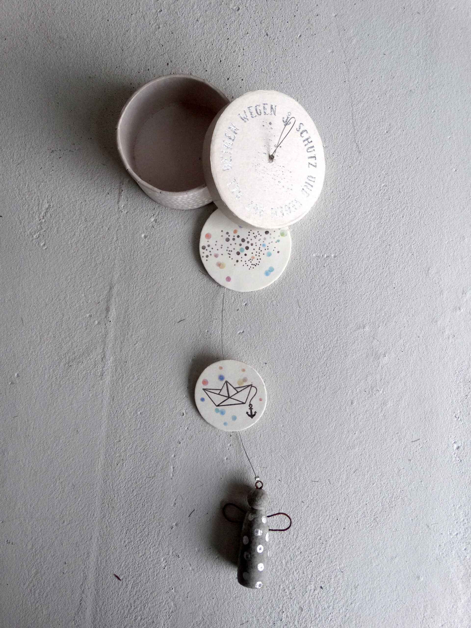 Engel, schutz, segen, schutzengel, engerl, schütze, dich, beschütze, beschützt, engelchen, taufe, firmung, erstkommunion, konfirmation, schenken, geschenk, geschenke, geburt, taufen, baby, kind, schulkind, vorschule, feier, feiern, besonders, dose, döschen, papier, eferding, online, bestellen, nhe, region, oberösterreich, wels, linz, plus city, kaufen, einkaufen,