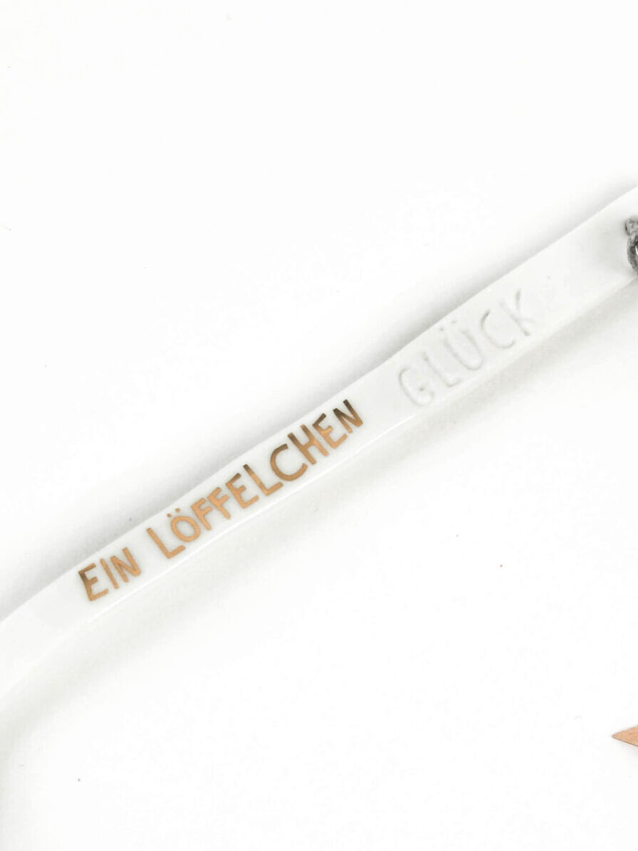 löfel, keramik, keramiklöffel, klein, mini, salz, natur, naturkeramik, deko, küche, kochen, essen, gedeckter, tisch, kulinarik, besteck, kaviar, honig, sauce, salz, salzlöffel, kaviarlöffel, dekoration, mit, liebe, gekocht, einladen, einladung, dinner, mitbringsel, schenken, geschenk, kaufen, einkaufen, geschenksidee, online, shop, shoppen, bestellen