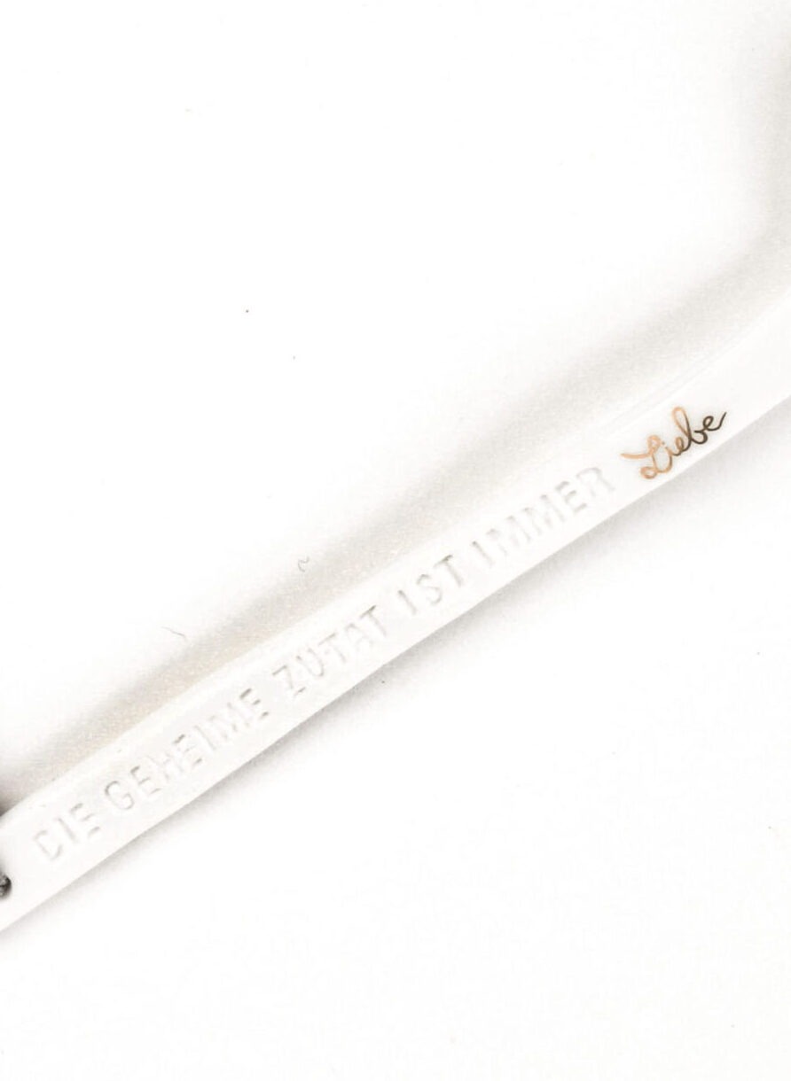 löfel, keramik, keramiklöffel, klein, mini, salz, natur, naturkeramik, deko, küche, kochen, essen, gedeckter, tisch, kulinarik, besteck, kaviar, honig, sauce, salz, salzlöffel, kaviarlöffel, dekoration, mit, liebe, gekocht, einladen, einladung, dinner, mitbringsel, schenken, geschenk, kaufen, einkaufen, geschenksidee, online, shop, shoppen, bestellen