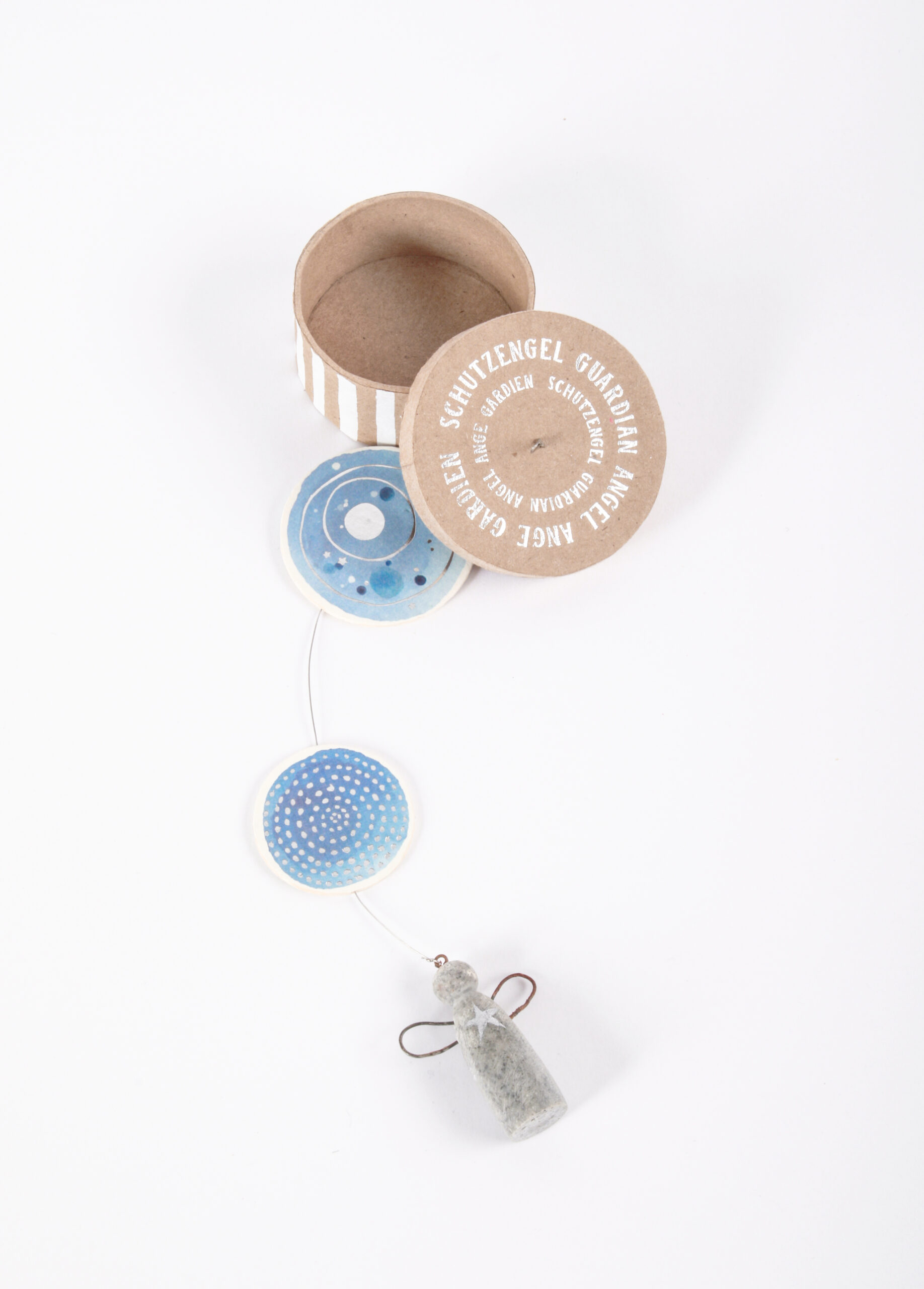 Engel, schutz, segen, schutzengel, engerl, schütze, dich, beschütze, beschützt, engelchen, taufe, firmung, erstkommunion, konfirmation, schenken, geschenk, geschenke, geburt, taufen, baby, kind, schulkind, vorschule, feier, feiern, besonders, dose, döschen, papier, eferding, online, bestellen, nhe, region, oberösterreich, wels, linz, plus city, kaufen, einkaufen,