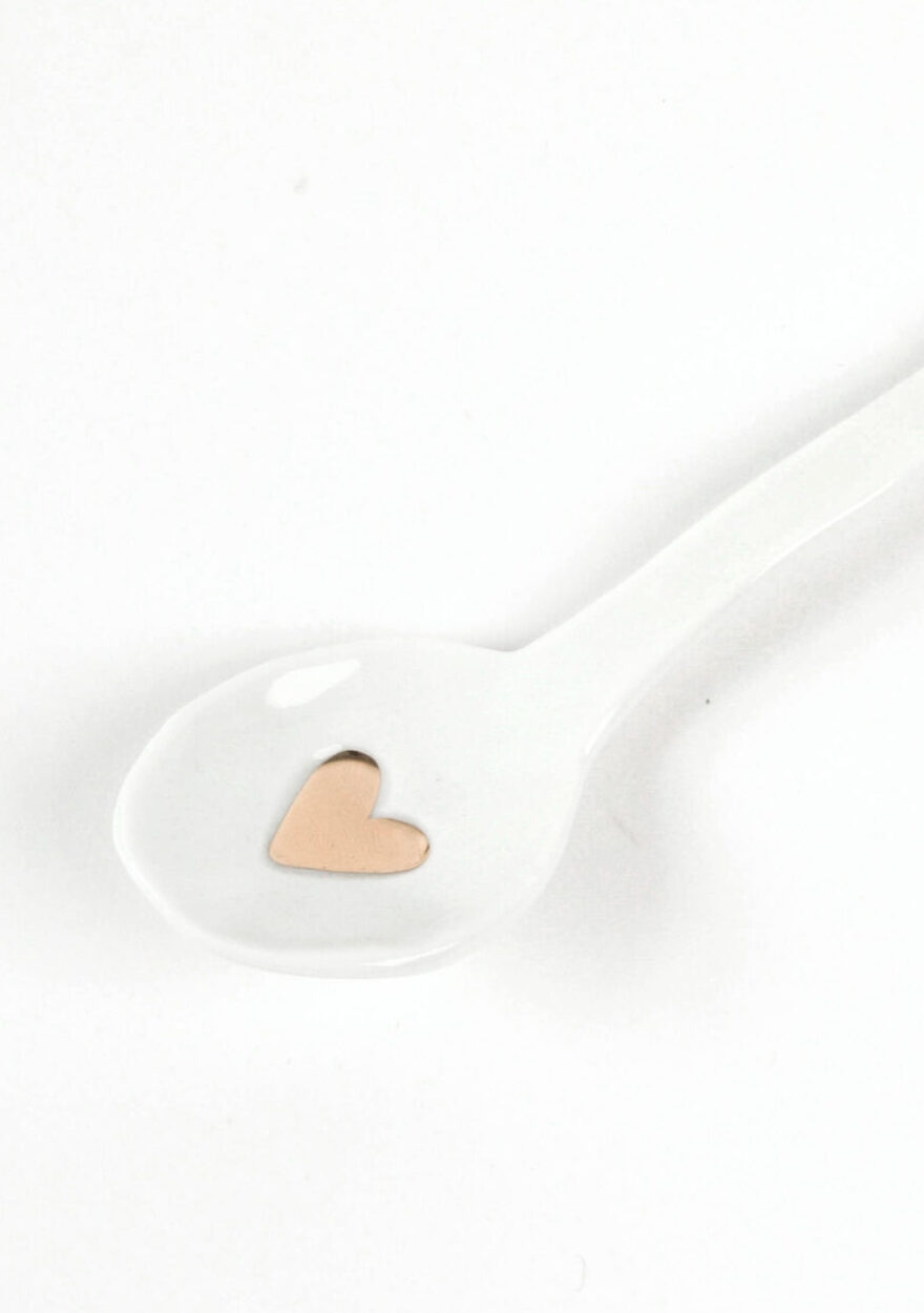 löfel, keramik, keramiklöffel, klein, mini, salz, natur, naturkeramik, deko, küche, kochen, essen, gedeckter, tisch, kulinarik, besteck, kaviar, honig, sauce, salz, salzlöffel, kaviarlöffel, dekoration, mit, liebe, gekocht, einladen, einladung, dinner, mitbringsel, schenken, geschenk, kaufen, einkaufen, geschenksidee, online, shop, shoppen, bestellen