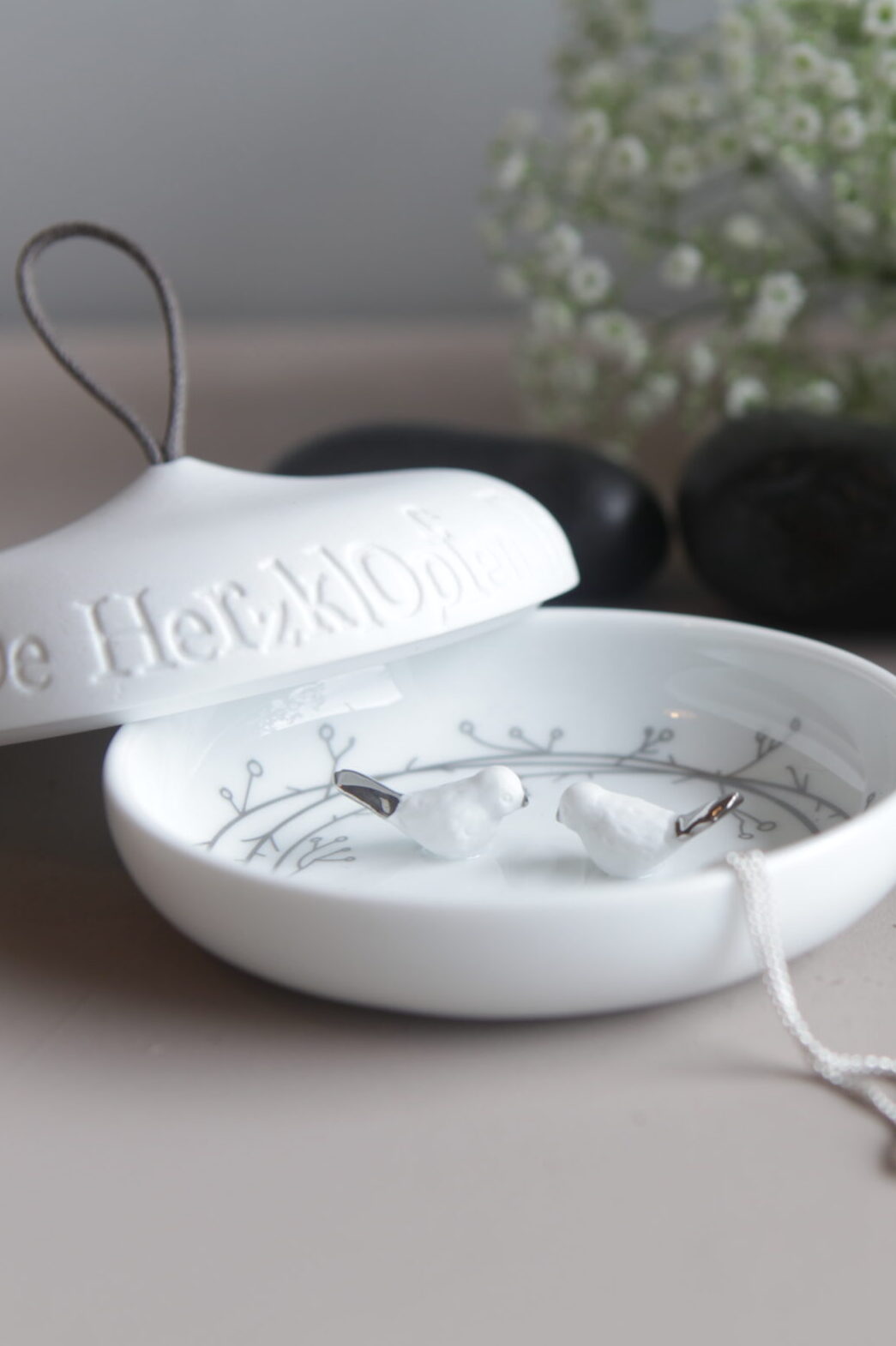 Dose, Schatz, Schatzdose, keramik, schale, schälchen, keramikdose, schmuck, ring, kette, aufbewahren, aufbewahrung, schenken, geschenk, besonders, mit, lk´iebe, liebevoll, eferding, einkaufen, laden, geschäft, geburtstag, besonders, einkaufen, kaufen, geschäft, laden, online, onlineshop, bestellen, linz, wels, plus, city, mühlviertel, feldkirchen, rohrbach, freundin, mama, ehe, ehefrau, heirat, hochzeit, kind