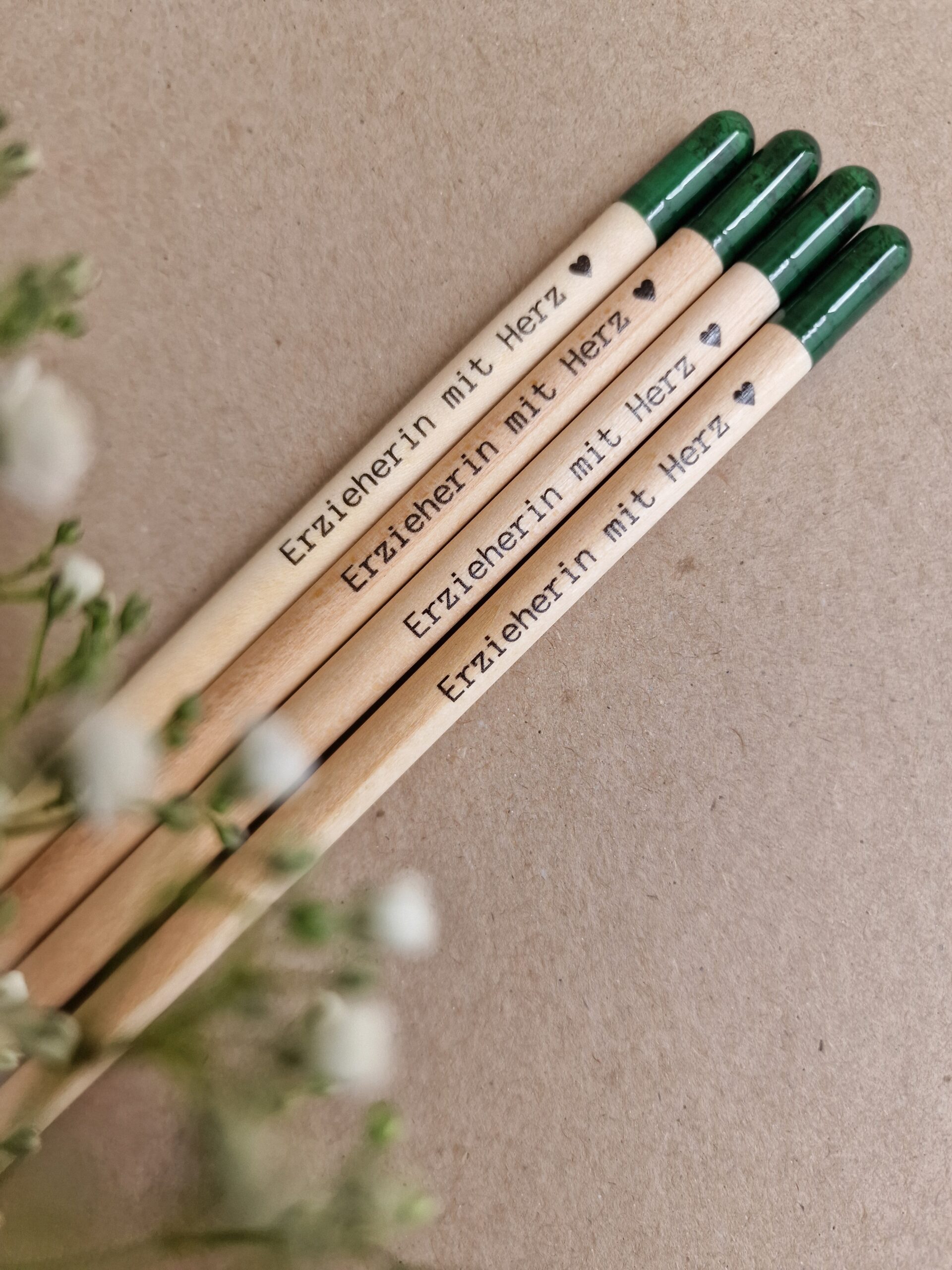 schule, schulschluss, kiga, kindergarten, abschluss, ferien, lehrerin. erzieherin, pädagogin, für, dich, schenken, geschenk, besonders, schulschluss, mit, liebe, geschenke, eferding, einkaufen, online, bestellen, schreiben, stift, bleistift, wachsend, wachsender, stift, blume, blümchen, besonders, liebevoll, lieblings, beste,