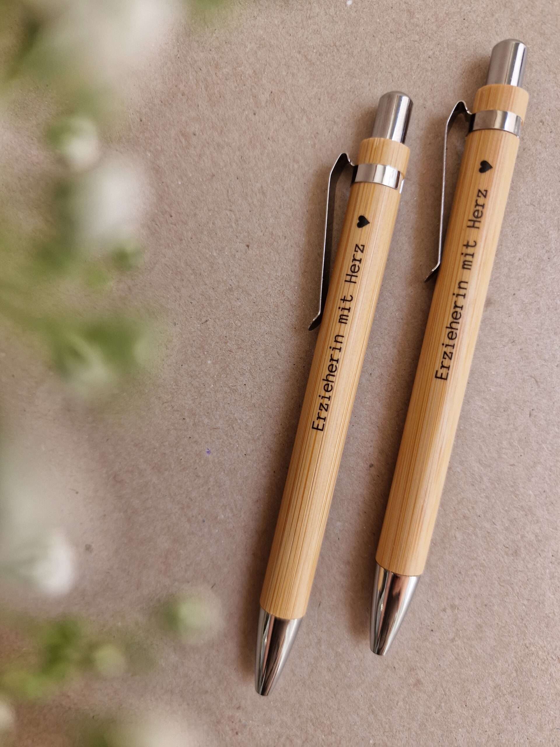 schule, schulschluss, kiga, kindergarten, abschluss, ferien, lehrerin. erzieherin, pädagogin, für, dich, schenken, geschenk, besonders, schulschluss, mit, liebe, geschenke, eferding, einkaufen, online, bestellen, schreiben, stift, bleistift, wachsend, wachsender, stift, blume, blümchen, besonders, liebevoll, lieblings, beste,