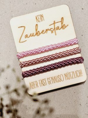 zopfgummi, gummi, haare, haar, haargummi, frisur, mädchen, frau, freundin, knekki, armband, schmuck, modisch, modern, schenken, geschenk, trend, haarband, haarschmuck, 2025, sommer, sommertrend, frisur, sommerfrisur, urlaub, urlaubsfrisu, mitbringsel, kleinigkeit, für, dich, eferding, online, bestellen, onlineshop, shoppen, kaufen, einkaufen, geschäft, in, meiner, nähe, region, laden, wels, linz, hartkirchen, aschach, besonders, mit, liebe, schenken
