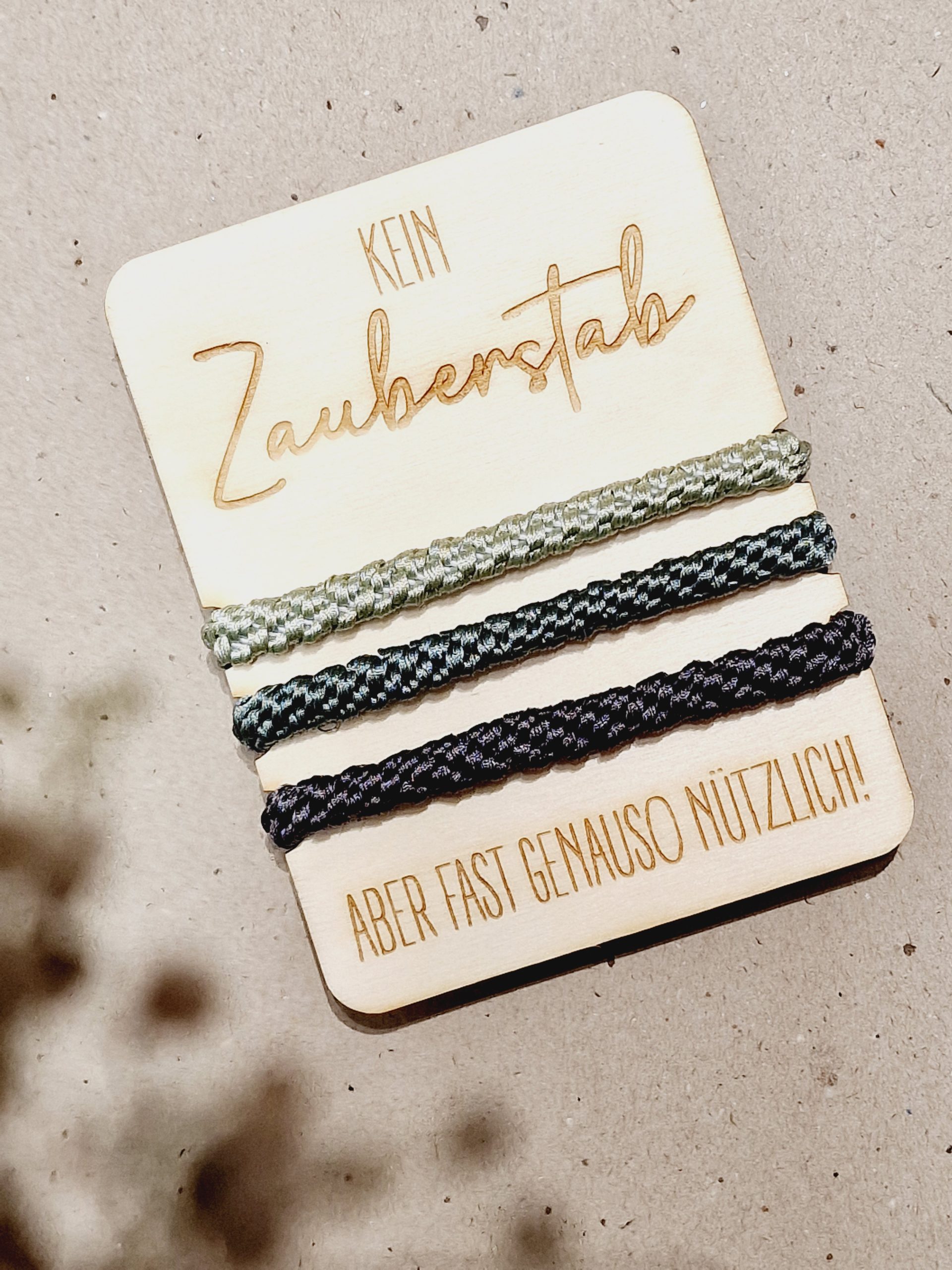 zopfgummi, gummi, haare, haar, haargummi, frisur, mädchen, frau, freundin, knekki, armband, schmuck, modisch, modern, schenken, geschenk, trend, haarband, haarschmuck, 2025, sommer, sommertrend, frisur, sommerfrisur, urlaub, urlaubsfrisu, mitbringsel, kleinigkeit, für, dich, eferding, online, bestellen, onlineshop, shoppen, kaufen, einkaufen, geschäft, in, meiner, nähe, region, laden, wels, linz, hartkirchen, aschach, besonders, mit, liebe, schenken