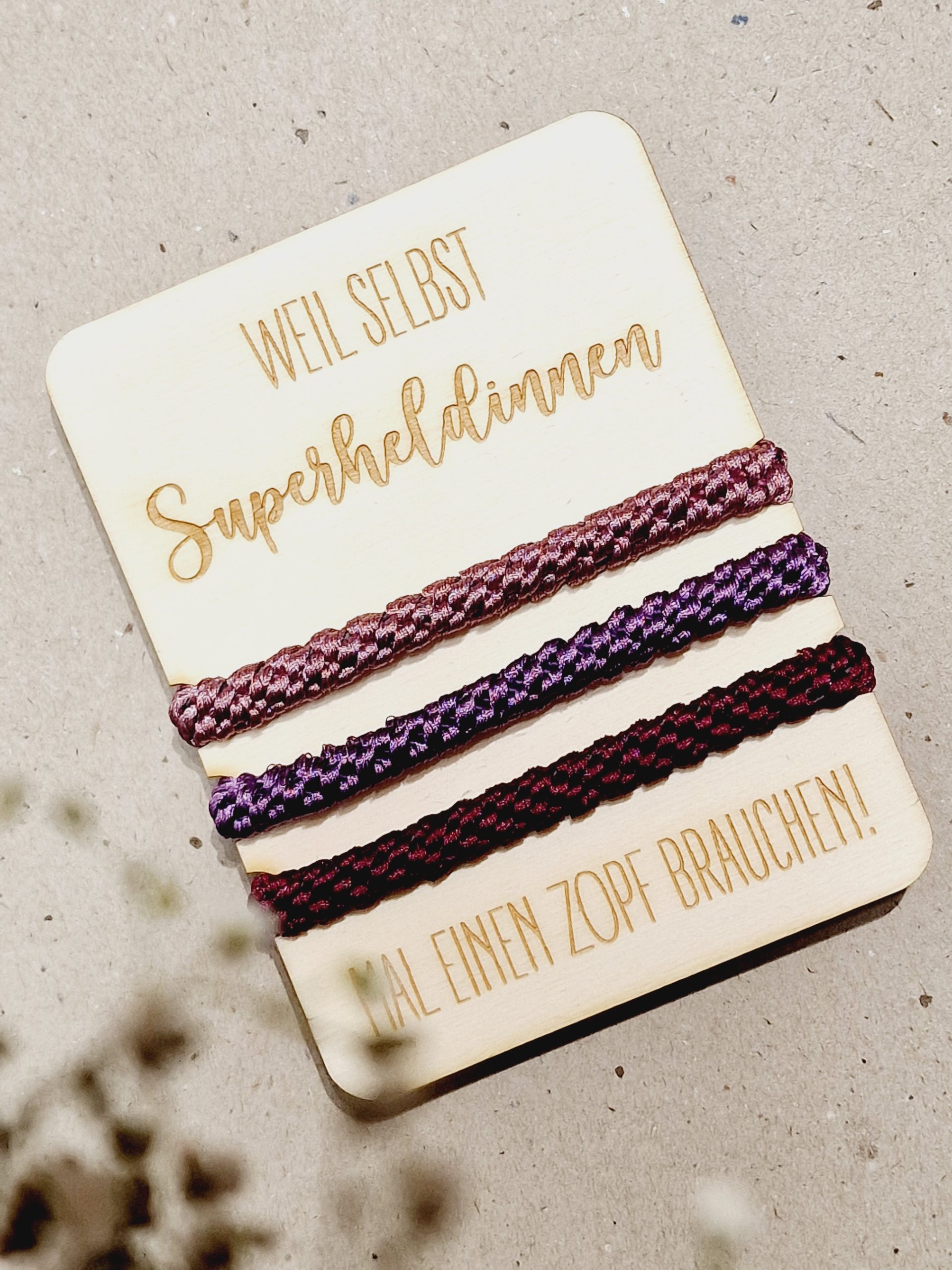 zopfgummi, gummi, haare, haar, haargummi, frisur, mädchen, frau, freundin, knekki, armband, schmuck, modisch, modern, schenken, geschenk, trend, haarband, haarschmuck, 2025, sommer, sommertrend, frisur, sommerfrisur, urlaub, urlaubsfrisu, mitbringsel, kleinigkeit, für, dich, eferding, online, bestellen, onlineshop, shoppen, kaufen, einkaufen, geschäft, in, meiner, nähe, region, laden, wels, linz, hartkirchen, aschach, besonders, mit, liebe, schenken