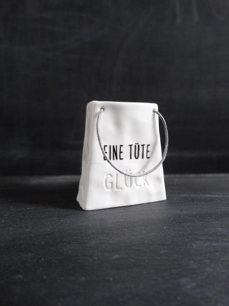 Tütw, wundertüte, sackerl, keramik, vase, deko, dekoration, schenken, geschenk, mini, geldgeschenk. verpackung, oacken, einpacken, kreativ, besonders, einfallsreich, braut, brautpaar, hochzeit, heirat, danke, herz, kleines, dankeschön, mitbringsel, für, dich, eferding, geschäft, wels, linz, plus city, pasching, mühlviertel, aschach, hartkirchen, feldkirchen, kaufen, shop, laden, geschenke, geschenksidee