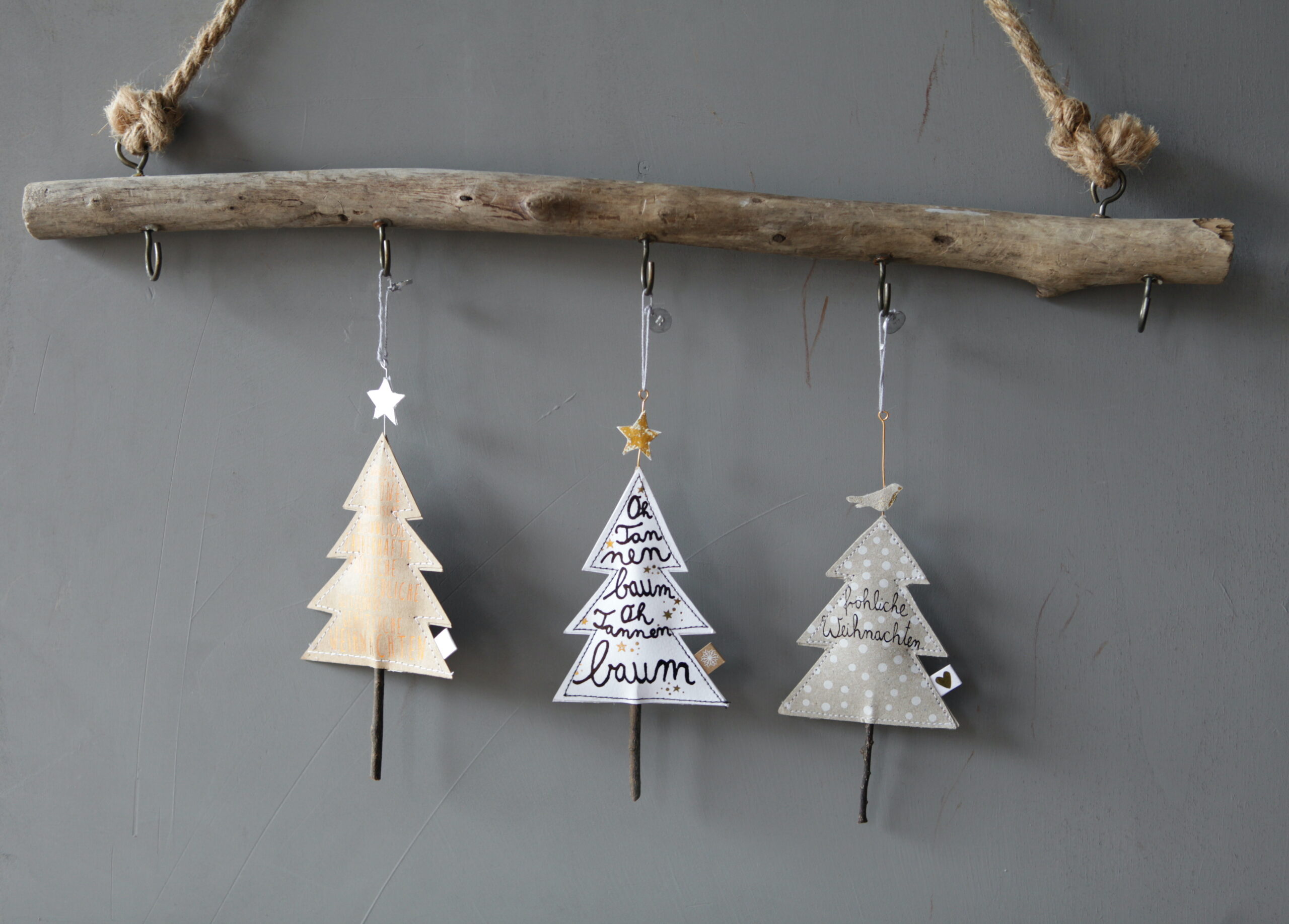 winter, deko, hänger, behang, baum, christbaum, baumbehang, schmücken, shcmuck, baumschmuck, packerl, aufputz, schenken, schmuck, geschenk, schal, dekorativ, wichtel, wichteln, wichtelgeschenk, wichtelig, eferding, einkaufen, kaufen, shoppen, online, onlineshop, in, meiner, ähe, bestellen, regional, einkaufen, wesl, linz, shop, packerl, kleinigkeit, stern, sterntaler, mädchen, fee, hirsch, vogel, schnee, schneeflocke