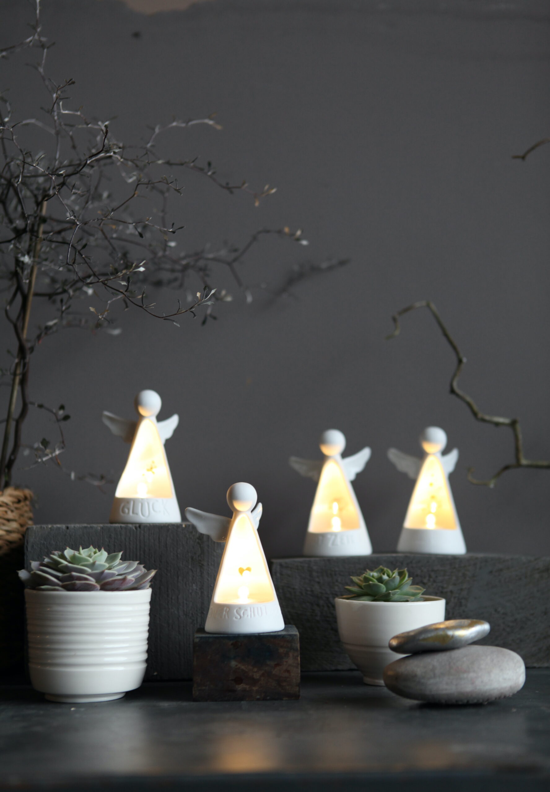 engel, schutz, schutzengel, licht, lichtengel, kerze, deko, mit, liebe, schenken, geschenk, geschenksiedd, kraftwörter, keramik, porzellan, good, old, friends, weihnachten, weihnachtsgeschenk, liebevoll, besonder, wichtel, wichtelgeschenk, wichteln, oma, mama, tante, cousine, schwiegermutter, online, kaufen, bestellen, onlineshop, eferding