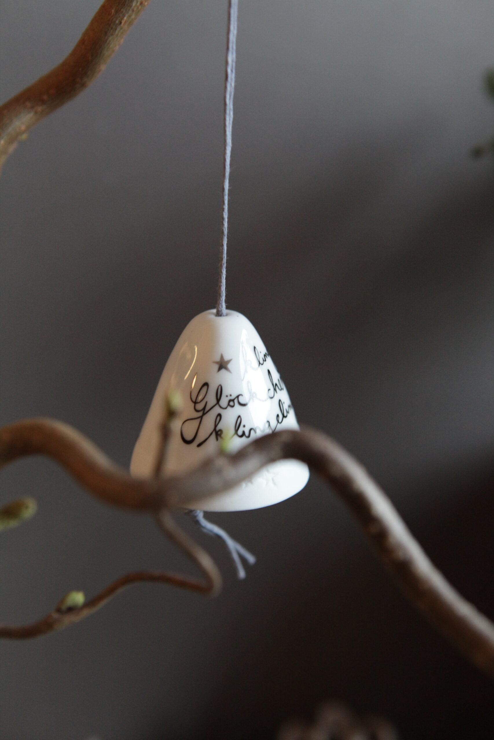 glocke, glockerl, keramik, deko, dekoration, schenken, baum, baumbehang, weihanchten, advent, adventkalender, geschenke,deko, dekoration, good, old, friends, eferding, einkaufen, kaufen, shoppen, onlineshop, bestellen, regional, in, meiner, nähe, besonderes, finden, mit, liebe, schenken, linz, wels, liebevoll, mitbringsel