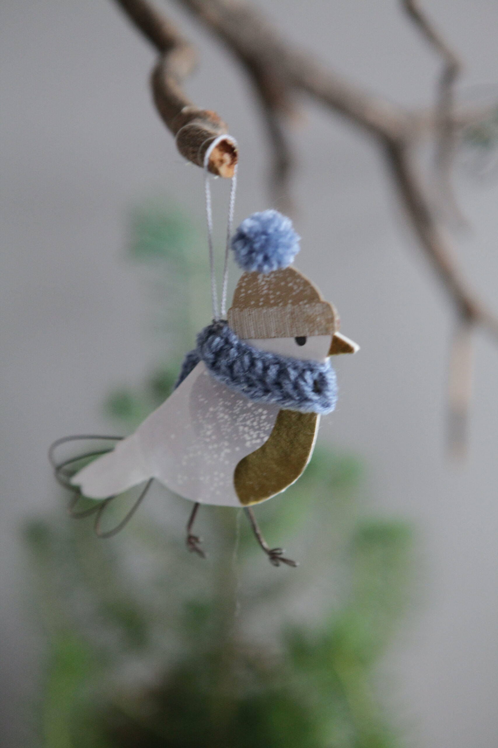 vogel, winter, wintervpgel, deko, hänger, behang, baum, christbaum, baumbehang, schmücken, shcmuck, baumschmuck, packerl, aufputz, schenken, schmuck, geschenk, schal, dekorativ, wichtel, wichteln, wichtelgeschenk, wichtelig, eferding, einkaufen, kaufen, shoppen, online, onlineshop, in, meiner, ähe, bestellen, regional, einkaufen, wesl, linz, shop, packerl, kleinigkeit