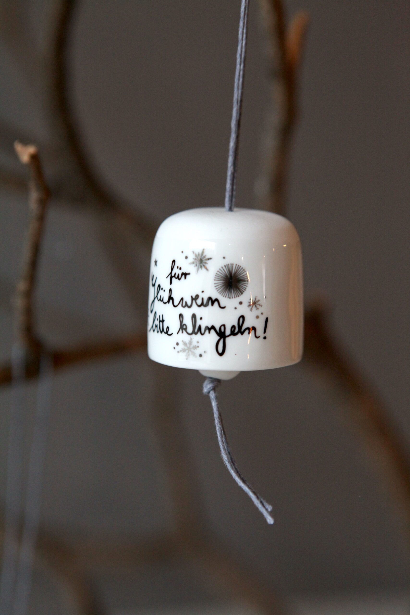 glocke, glockerl, keramik, deko, dekoration, schenken, baum, baumbehang, weihanchten, advent, adventkalender, geschenke,deko, dekoration, good, old, friends, eferding, einkaufen, kaufen, shoppen, onlineshop, bestellen, regional, in, meiner, nähe, besonderes, finden, mit, liebe, schenken, linz, wels, liebevoll, mitbringsel