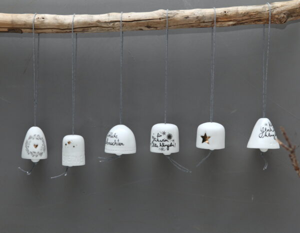 glocke, glockerl, keramik, deko, dekoration, schenken, baum, baumbehang, weihanchten, advent, adventkalender, geschenke,deko, dekoration, good, old, friends, eferding, einkaufen, kaufen, shoppen, onlineshop, bestellen, regional, in, meiner, nähe, besonderes, finden, mit, liebe, schenken, linz, wels, liebevoll, mitbringsel