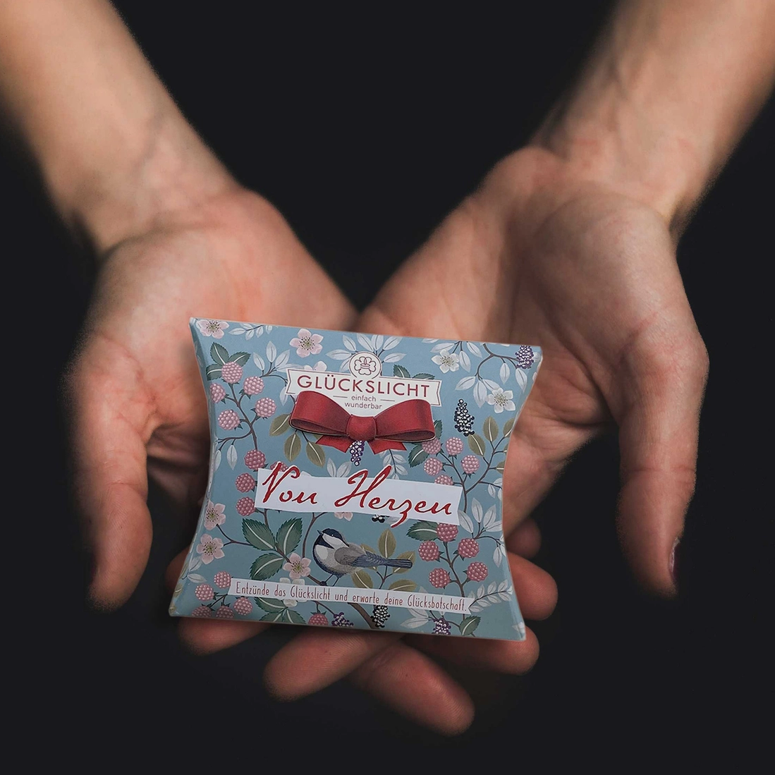 kerze, licht, glück, glückslicht, schenken, geschenk, erpackung, liebevoll, mit, liebe, schenken, für, dich, freundin, frau, lieblingsmensch, kollegin, besonders, einkaufen, kaufen, eferding, obersöterreich, online, bestellen, kaufen, onlineshop, kerzenschein, advent, weihnachten, weihnachtslicht, frohes, fest, besinnlich, ruhige zeit, mitarbeiter, kleinigkeit, wichtel, wichtelgeschenk