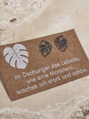 Ohrstecker, ohrringe, ohren, ohr, ohrschmuck, schmuck, schenken, geschenk, edelstahl, hypoallergen, wasserfest, farbecht, färbt nicht ab, farbe, verliert, eferding, obnerösterreich, online, einkaufen, anbieter, region, regional, kaufen, shoppen, geschäft, laden, in, meiner nähe, geschenksidee, freundin, beste, frau, ehefrau, partnerin, liebe, pflanzenlieben, freund, gold, edelstahl, biene, bee, happy, cat, katze