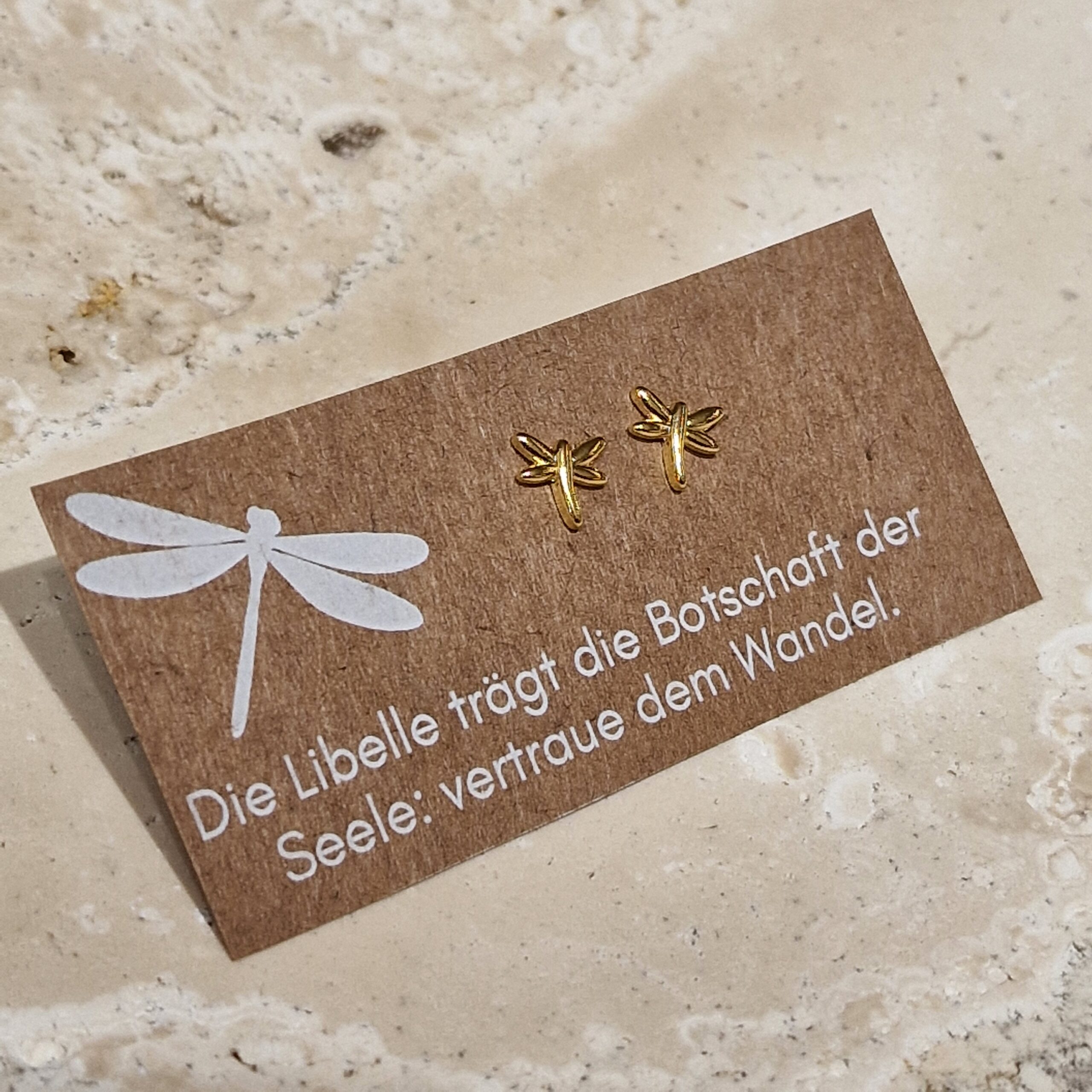 Ohrstecker, ohrringe, ohren, ohr, ohrschmuck, schmuck, schenken, geschenk, edelstahl, hypoallergen, wasserfest, farbecht, färbt nicht ab, farbe, verliert, eferding, obnerösterreich, online, einkaufen, anbieter, region, regional, kaufen, shoppen, geschäft, laden, in, meiner nähe, geschenksidee, freundin, beste, frau, ehefrau, partnerin, liebe, pflanzenlieben, freund, gold, edelstahl, biene, bee, happy